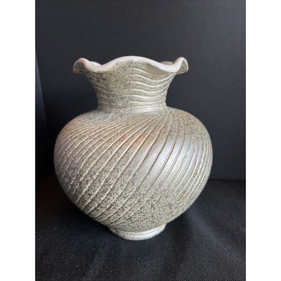 Vintage Shawnee Pottery Round 6" Vase Cream Gold Swirl Speckle Ruffle MCM 1409 - Picture 1 of 10